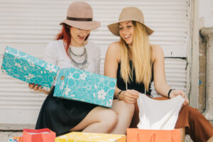 Read more about the article 10 Best Travel Gifts to Inspire Happiness and Adventure.